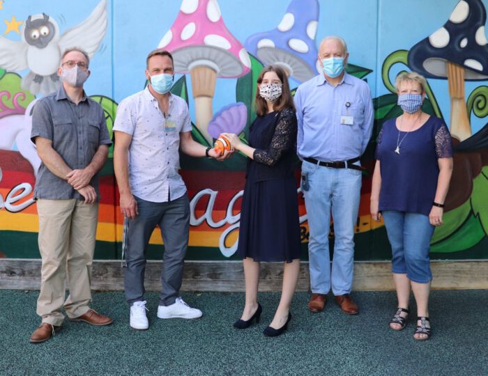 Karnevalsverein Insulana spendet 999€ für Aquarium auf Station
